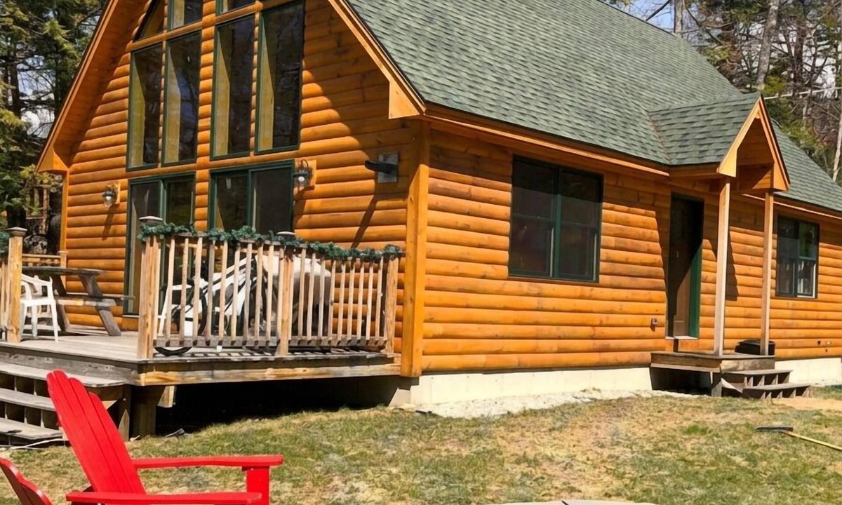 Jackson House | Linderhof Modern Log Chalet · 3 Min to Storyland · Sleeps 10 + Fire Pit