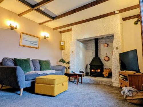 Penryn House | Little Avalon, a traditional Cornish cottage for couples with modern comforts