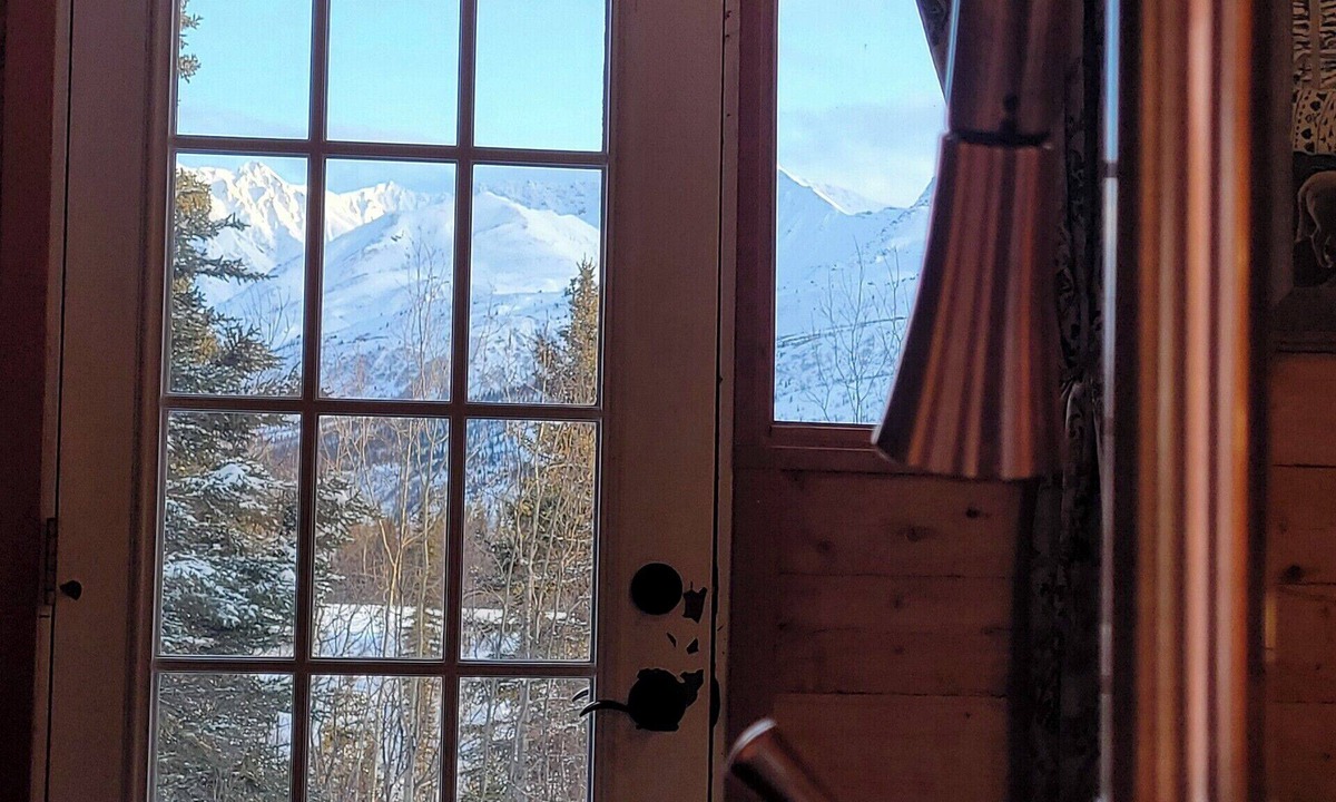 Sutton Cabin | Little Bear Getaway Cabins