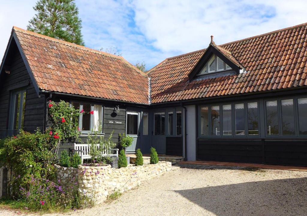 Axminster House | Little Evanses