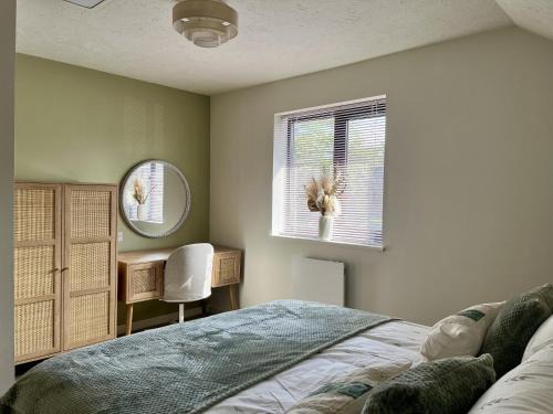 East Hagbourne House | Little Olive - Beautiful 1 Bed House with Garden