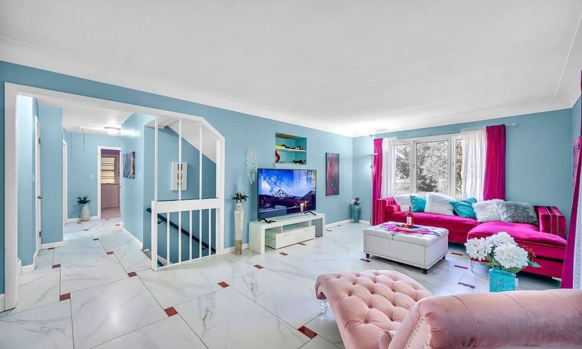 University Heights House | Little Paris 5 BR entire house - University Heights