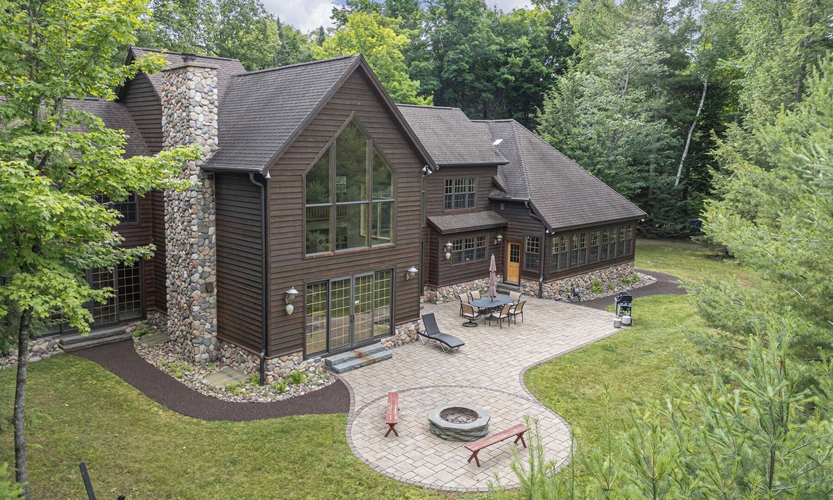 Manitowish Waters House | Little Star Lake Retreat | 3 Suites, AC, Firepit, Ping Pong