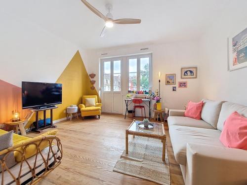 Neudorf Ouest Apartment | Little Strasbourgeoise - VENTILATEURS PLAFONDS - Proche Hypercentre - Tram - Charme et Confort
