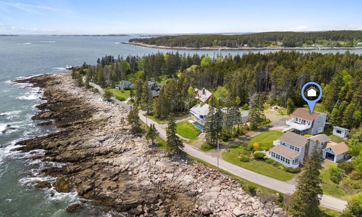 Port Clyde Apartment | Little White Caps, quaint Maine cottage