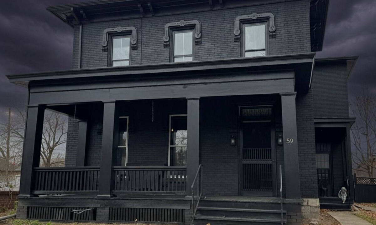 Delaware House | Live Deliciously: A 4BR Morticia-Inspired Gothic Escape in the heart of downtown