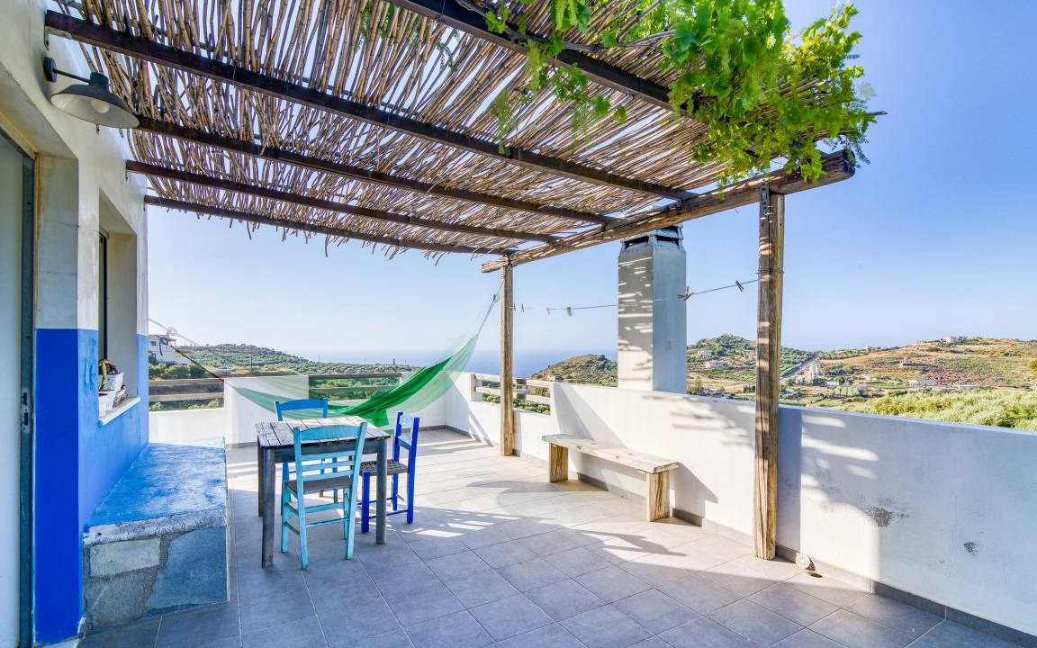 Achlada Apartment | Living Apartment Heraklion