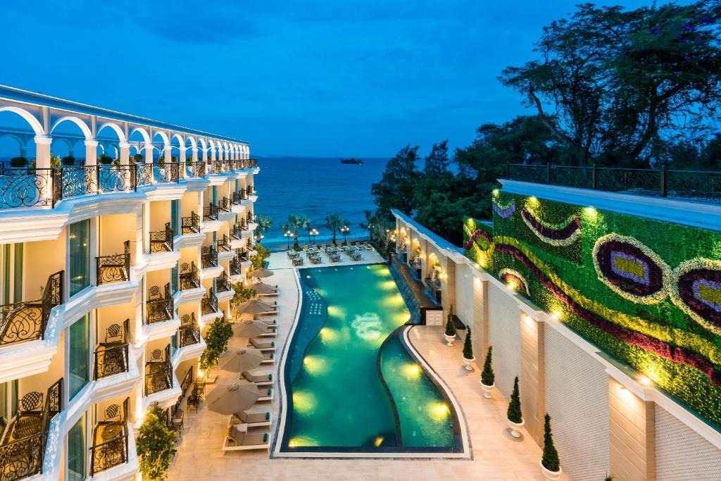 North Pattaya Hotel | LK Emerald Beach - SHA Extra Plus