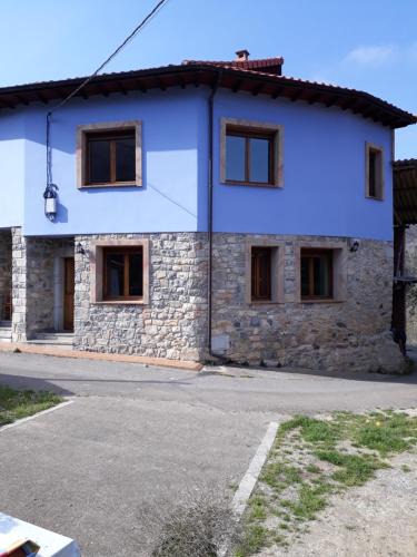 Mestas House | Llanes-Llumedian