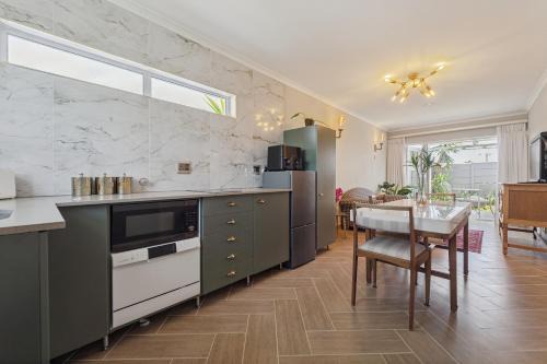 Thornton House | Lloyd's Corner