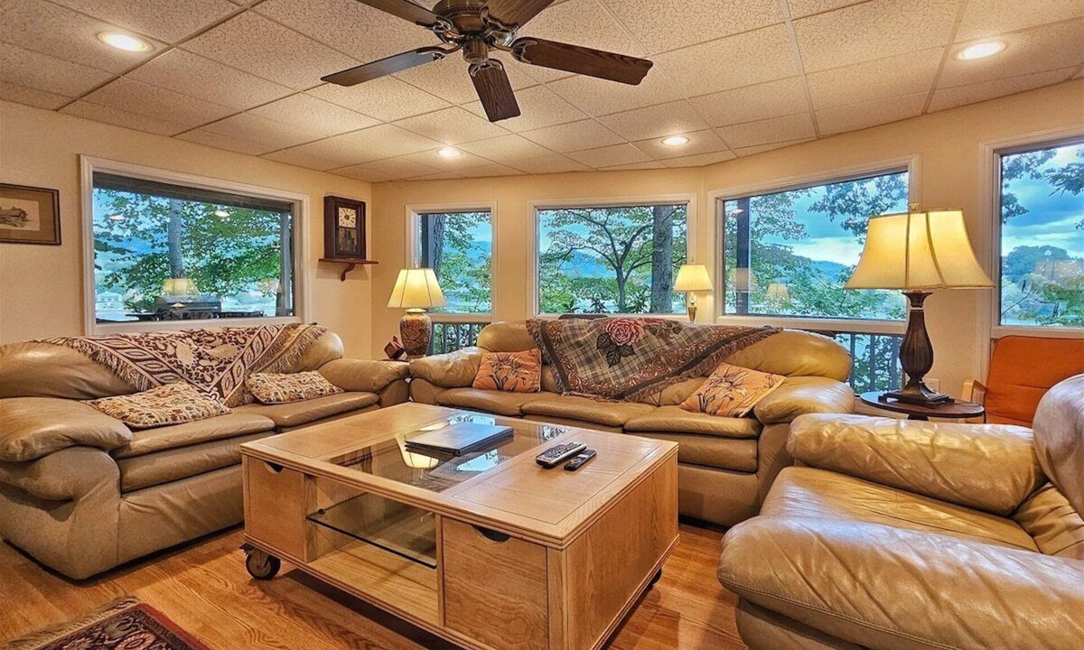 Lake Junaluska House | Llyn Blaen Lower-Lakeside and Mountain Views