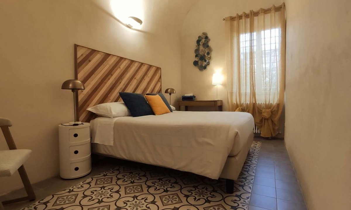Pisa City Centre Apartment | Lo Strullo - Ground Floor Suite