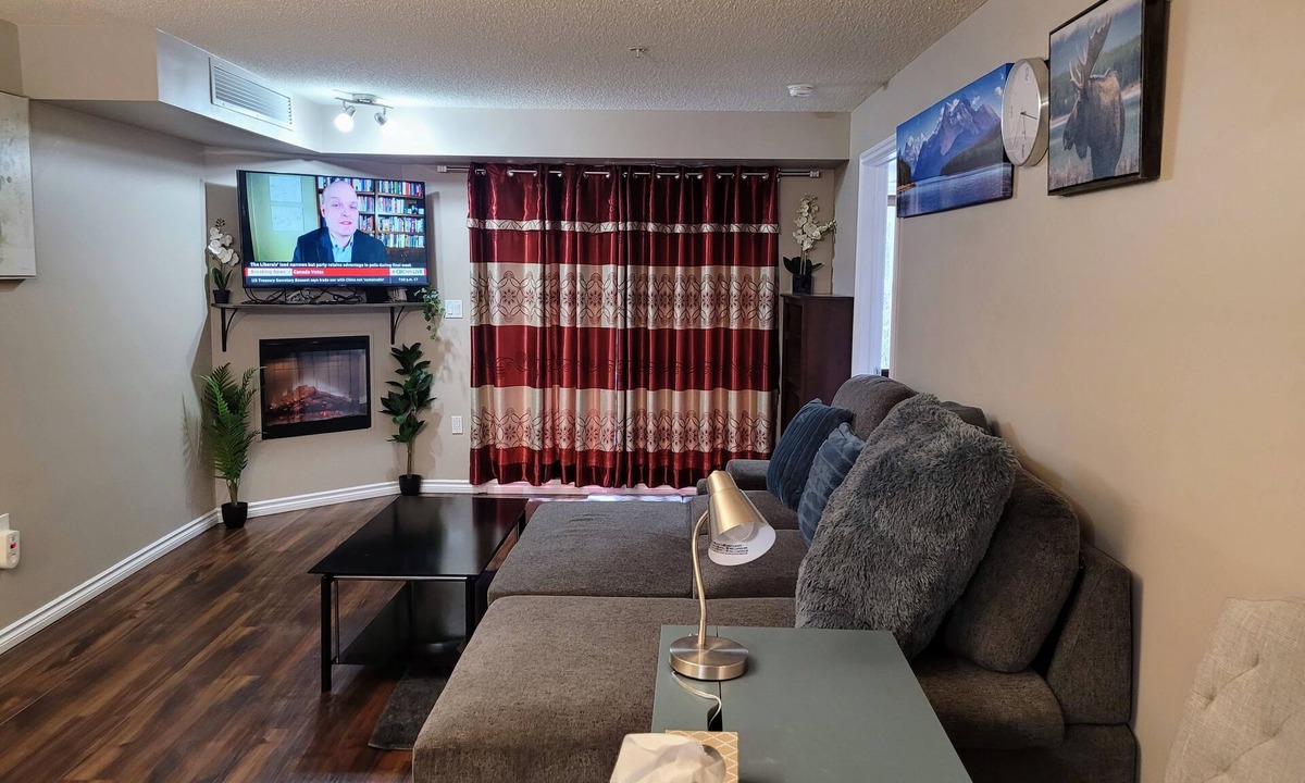 Downtown Edmonton Apartment | Loaded secure 2 bed 2 bath condo with parking, near Roger's Stadium Downtown