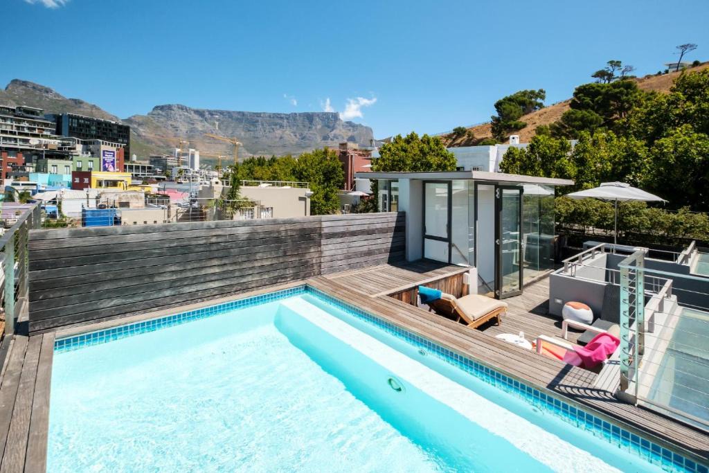 Cape Town City Centre Apartment | Loader B