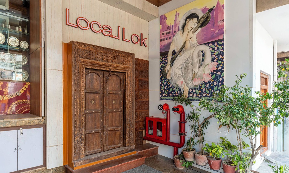 Varanasi Hotel | LOCAL LOK