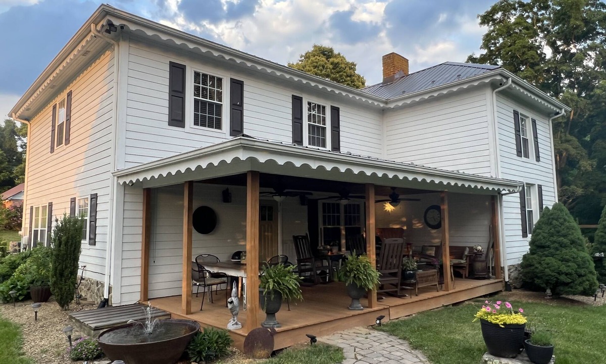 Abingdon House | LOCATED IN ABINGDON, VA - PRIVATE, TRANQUIL SETTING