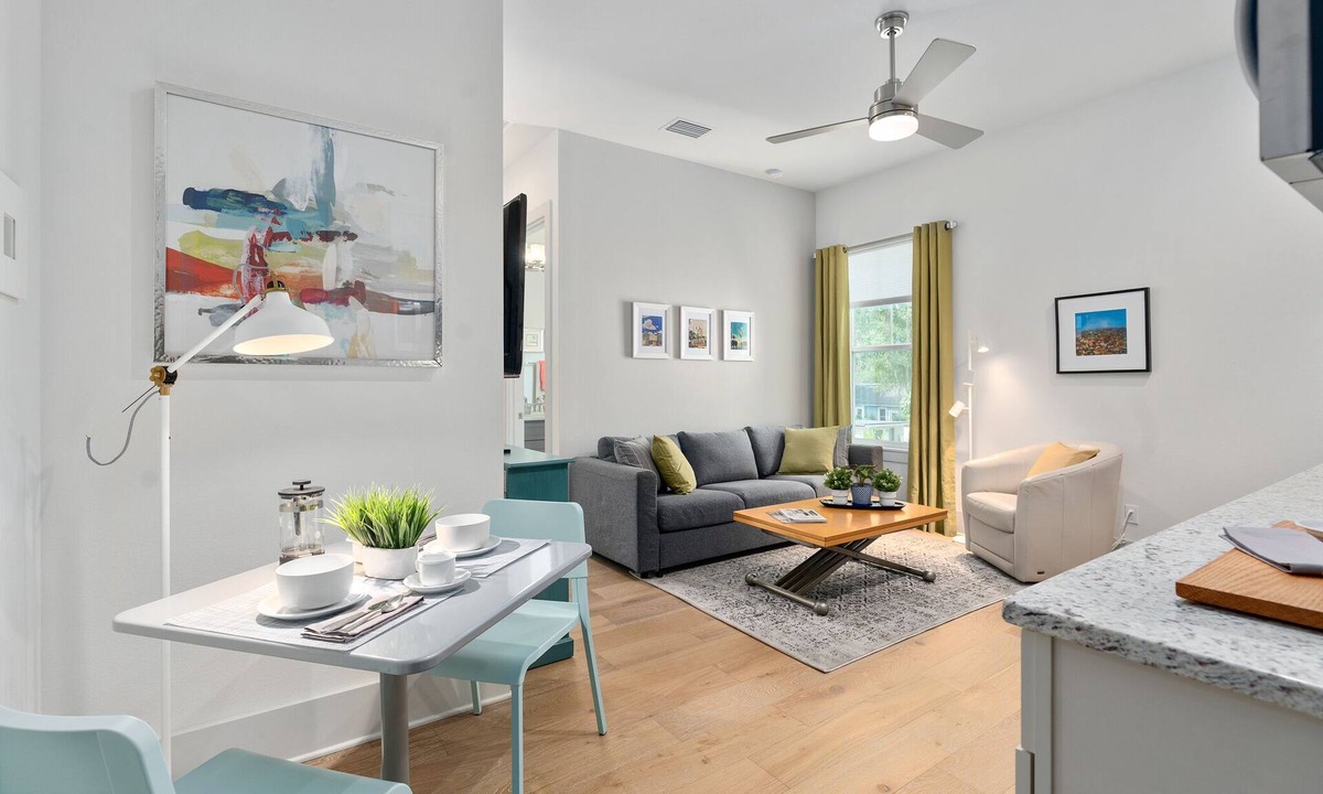 College Park Apartment | Located in the heart of lovely College Park easy access to downtown Orlando.