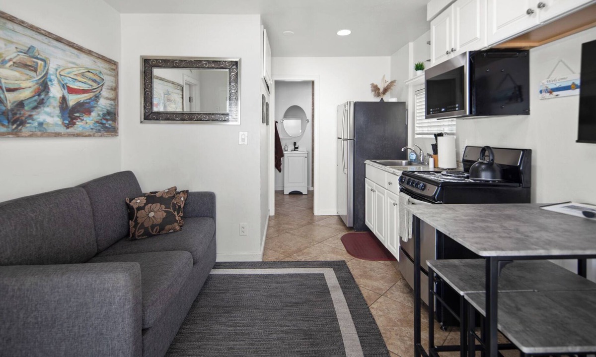 South Mission Beach House | Location And Value! 1 Bedroom Water View Home - South Mission Beach