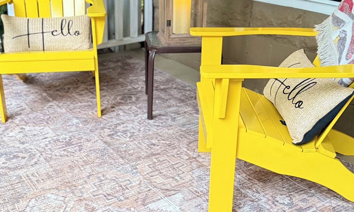 Fort Grounds House | Location! Couples Getaway, Gals with Pals, Fine Linens, Beach, Bikes, Paddle B