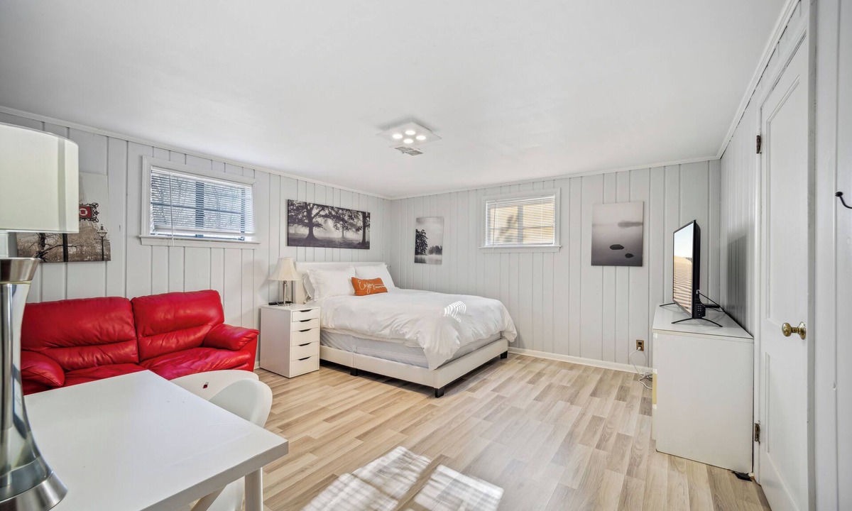 Buzzard Point Apartment | Location Location Crystal City mins to Washington, DC DCA