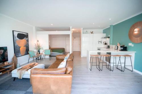 Auckland Central Business District Apartment | Location Location! Harbourside Apartment with Parking
