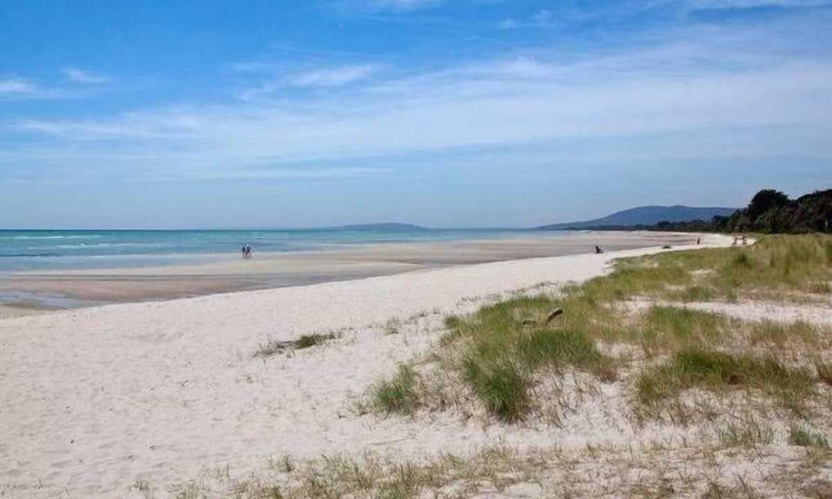Rye Villa | Location Location Rye - (Beachfront accommodation)