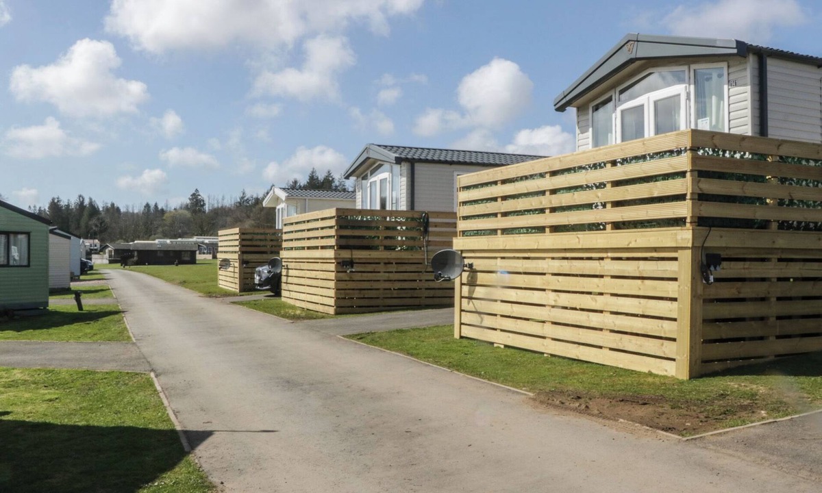 Balminnoch Cottage | LOCHWOOD PLATINUM SUPERIOR AT THREE LOCHS HOLIDAY PARK in Glenluce