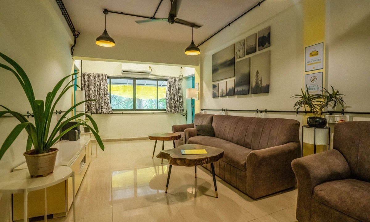 Santacruz West Hostel | Locomo Hostel Express - Stay Work Eat