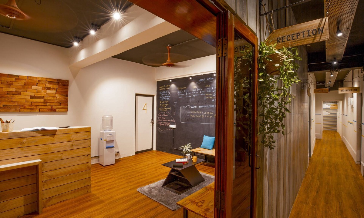 Park Road Hostel | Locomo Hostel OG - Stay Work Eat