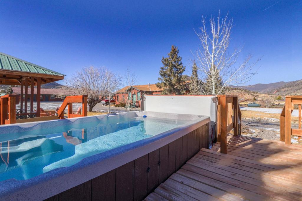 South Fork House | Lodge Cabins 6 & 7