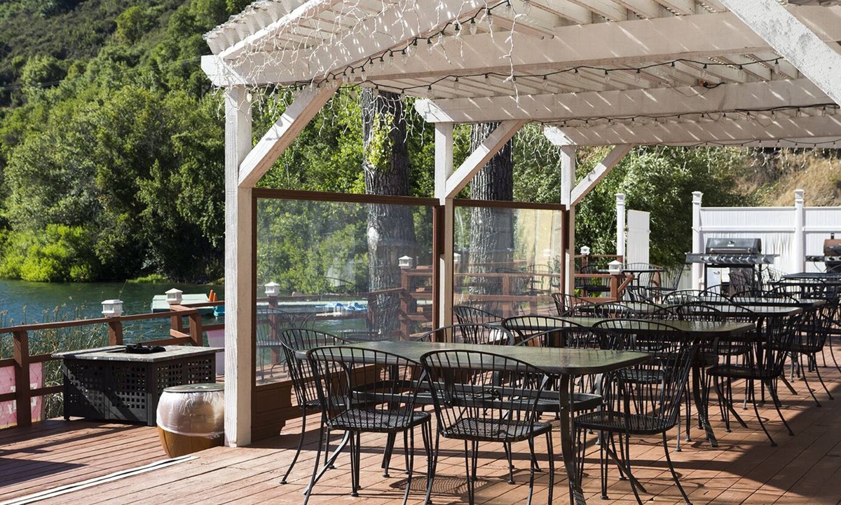 Upper Lake Apartment | Lodge Executive Suite - The Lodge At Blue Lakes