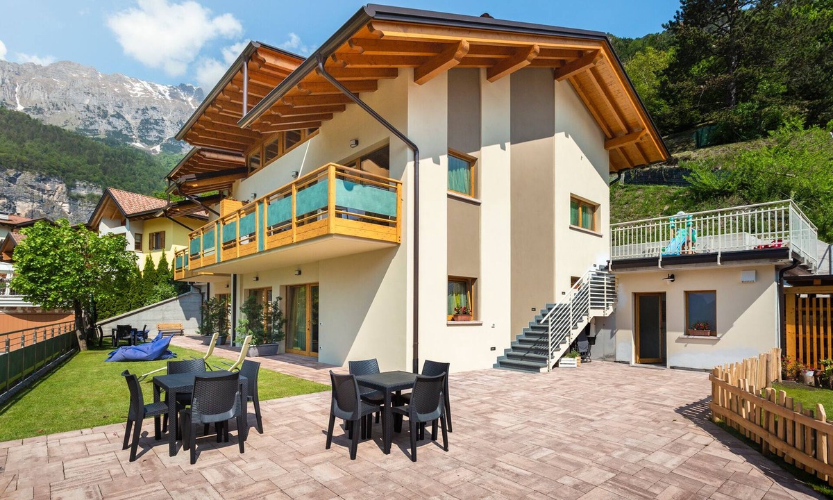 Molveno Villa | Lodge le Soleil: White Suite &Panorama 5*