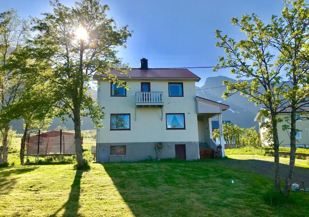 Bostad House | Lofoten Bay View