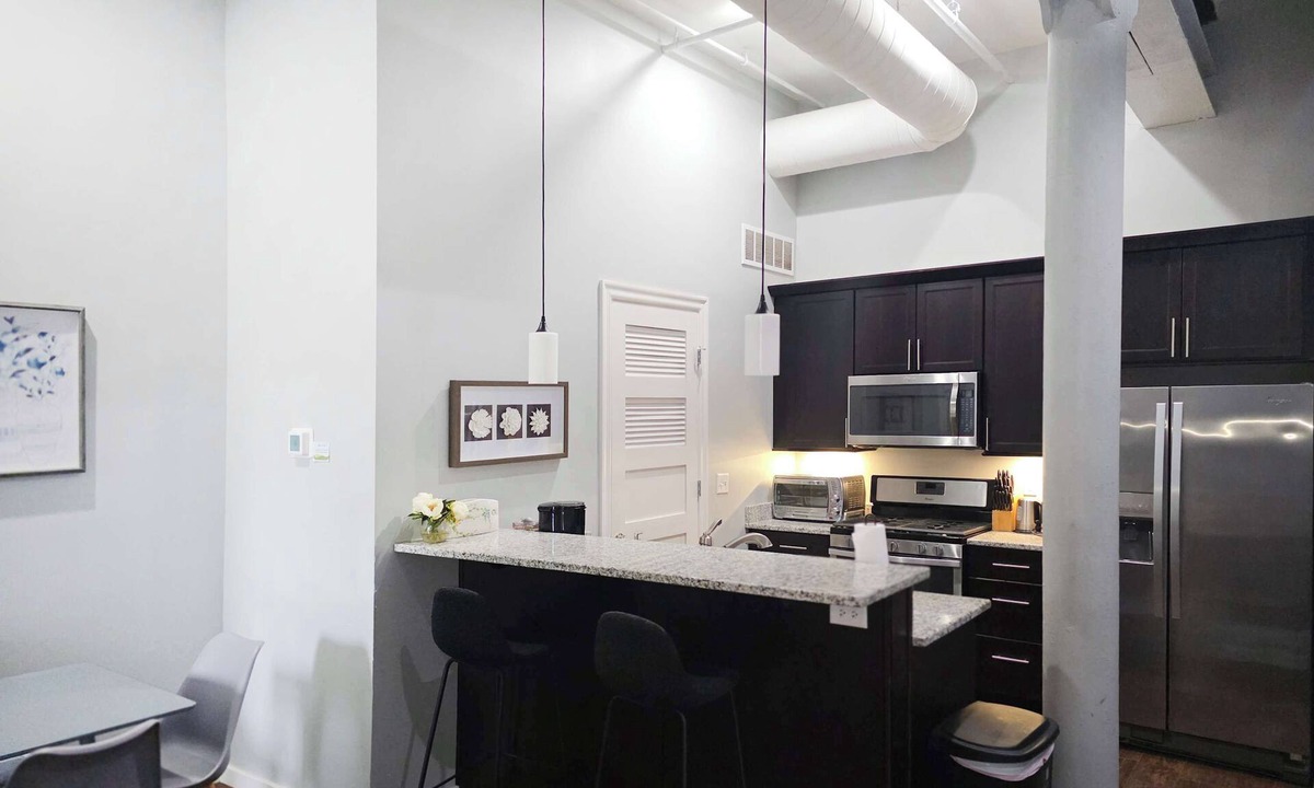 Downtown Kansas City Hotel | Loft #205 - 2BR-1BA Loft Downtown KC in Historic Building