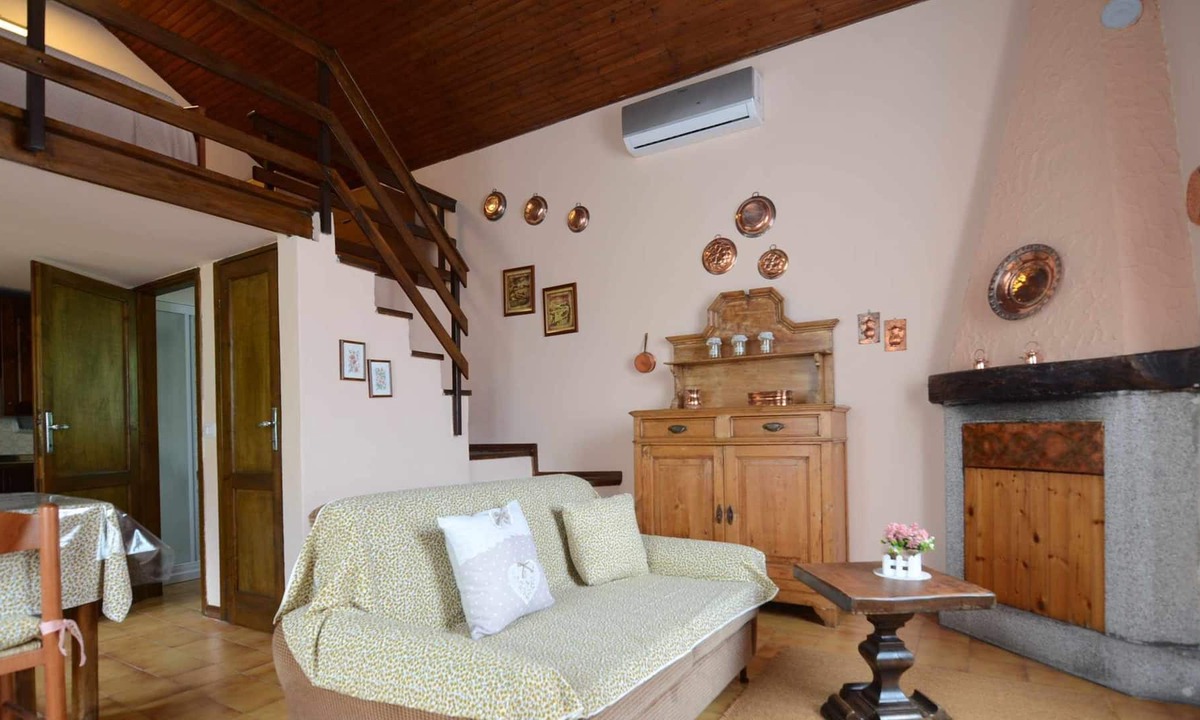 Visgnola Apartment | LOFT - Between the olive trees and the lake