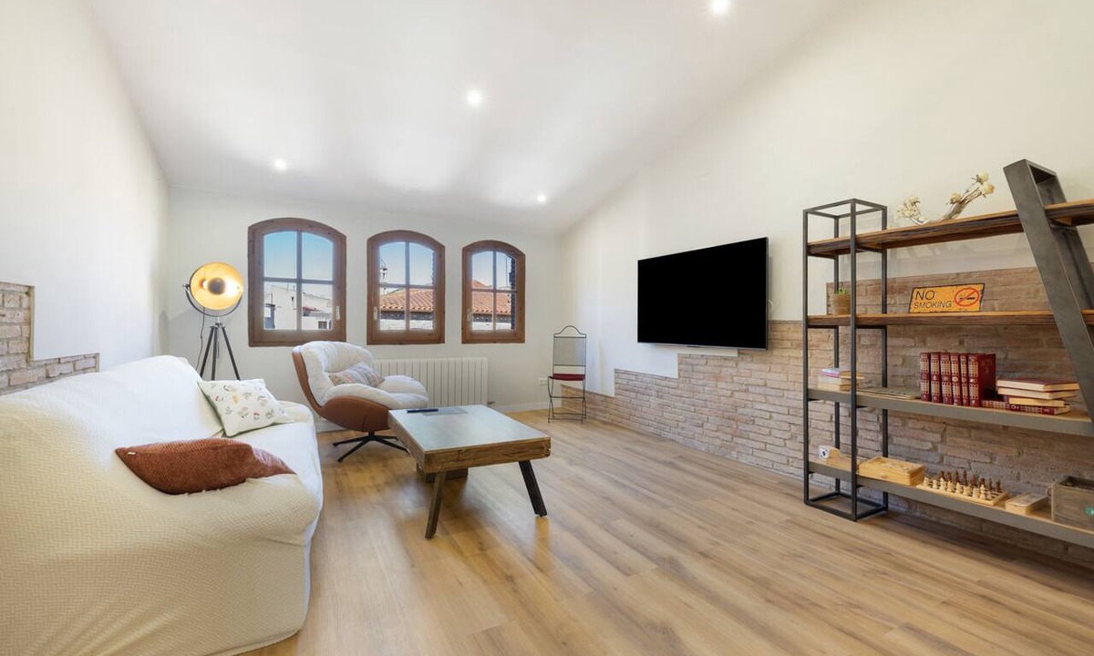 L'Espluga de Francoli Apartment | Loft La Conca – Industrial Design, Charming Rural Getaway with Comfort