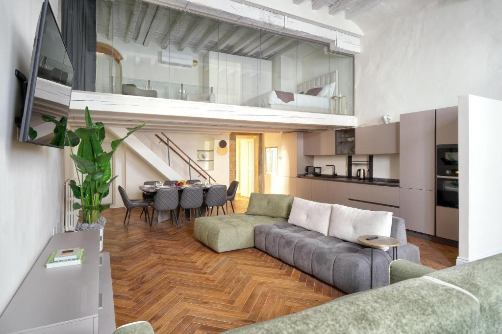 San Giovanni Apartment | Loft moderno vista centro città J House