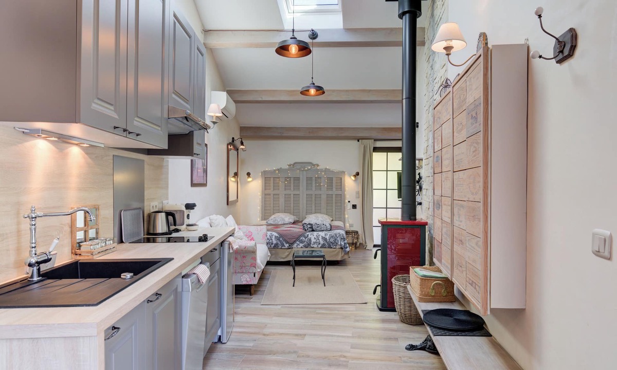 Plaine de la Brague Apartment | Loft studio atelier with pool in walking distance to the beach and old town