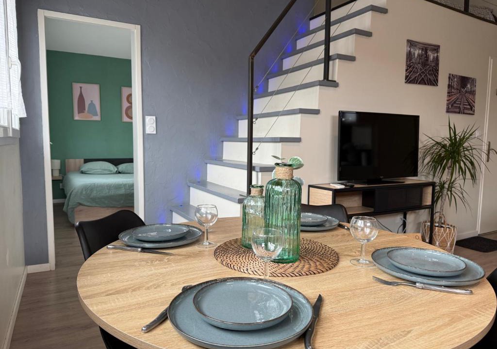 Bourg-Saint-Christophe Apartment | Loft, Studio and Love Rooms