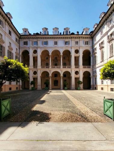 Roman Quarter Apartment | Loft Torino Centro