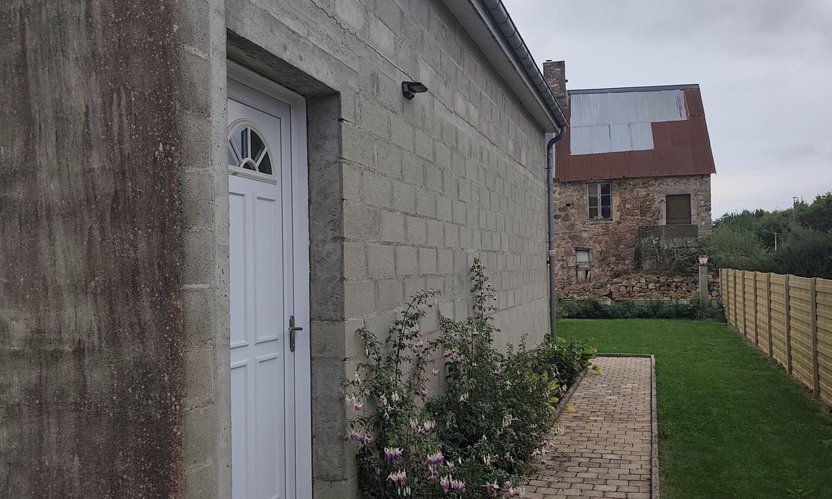 Bricquebec-en-Cotentin Apartment | Loft with small kitchen. Suitable for students or people on the move