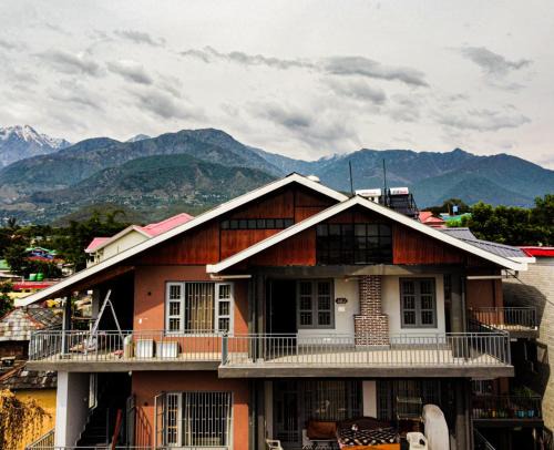Palampur Apartment | Lofted Peaks