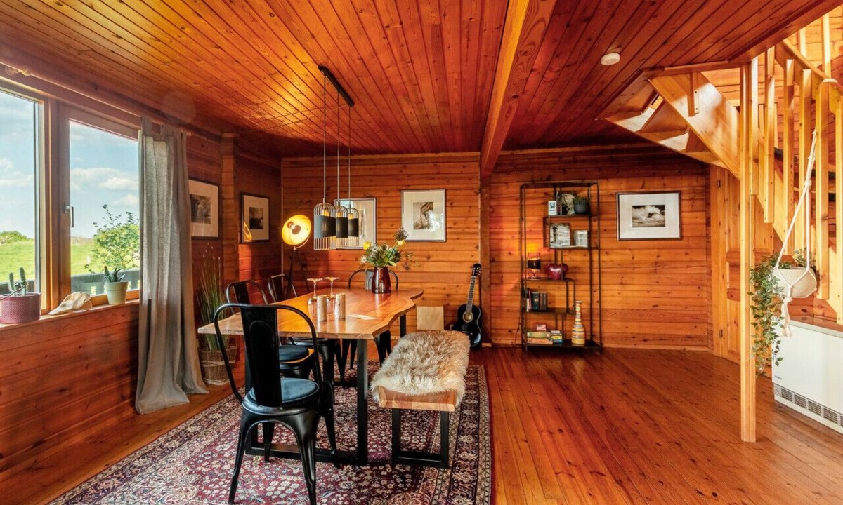 Berndorf Cabin | Log cabin Eifelsteig w/fireplace garden & fireplace