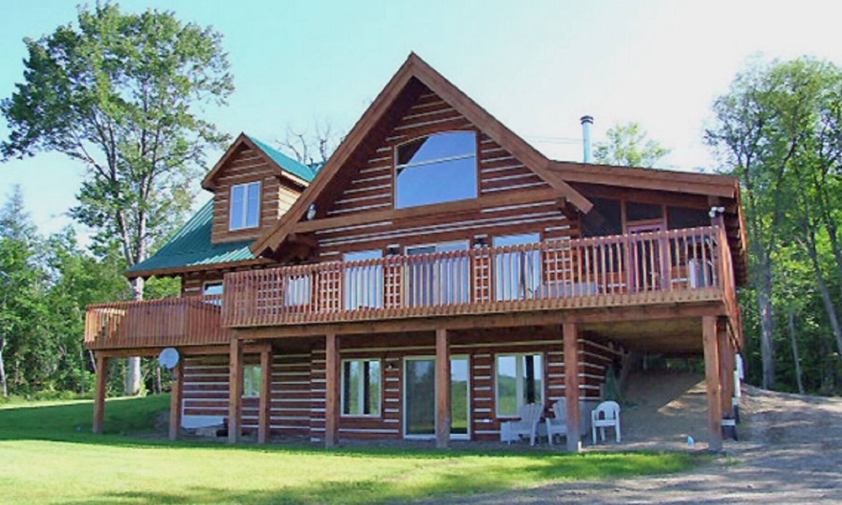 Irondale Cottage | Log Home On Private Lake With 300 Acres, 8 Km Of Nature Trails And Inground Pool