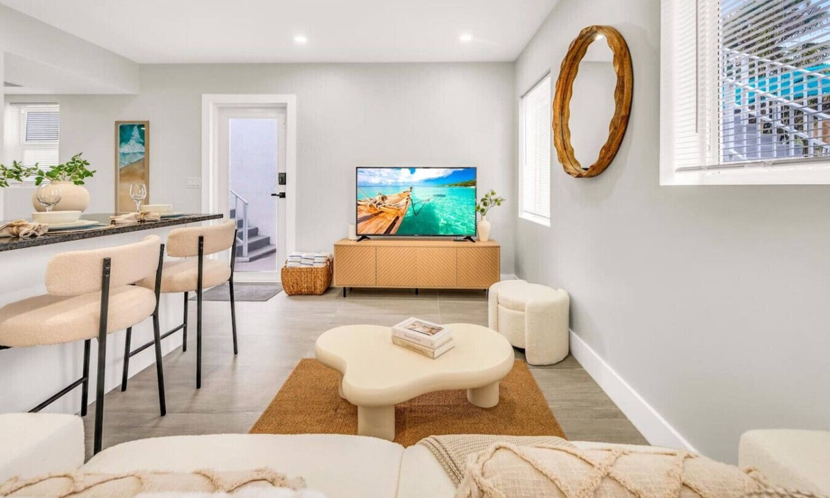 East Fort Lauderdale Apartment | Loggerhead 102 | 2BR Oceanfront | Heated Pool