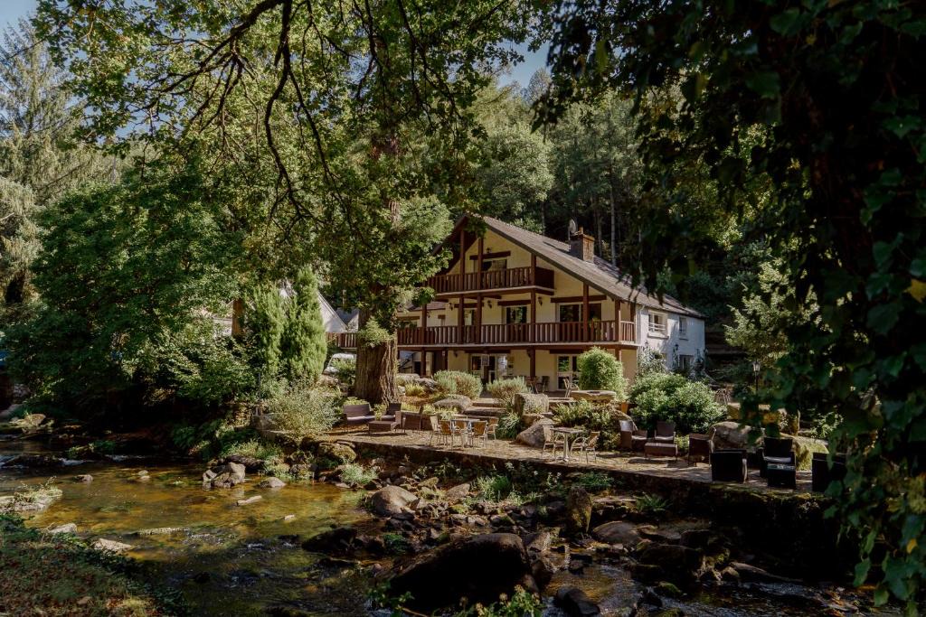 Inguiniel Hotel | Logis Auberge de Pont Calleck