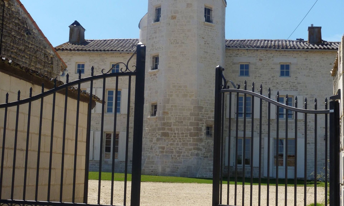 Bessines Bed & Breakfast | Logis de Pierre Levée - Bed and breakfast 5 minutes from Niort (79)