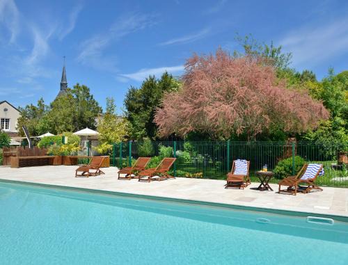 Chitenay Hotel | Logis Hôtel Auberge Du Centre Châteaux de la Loire