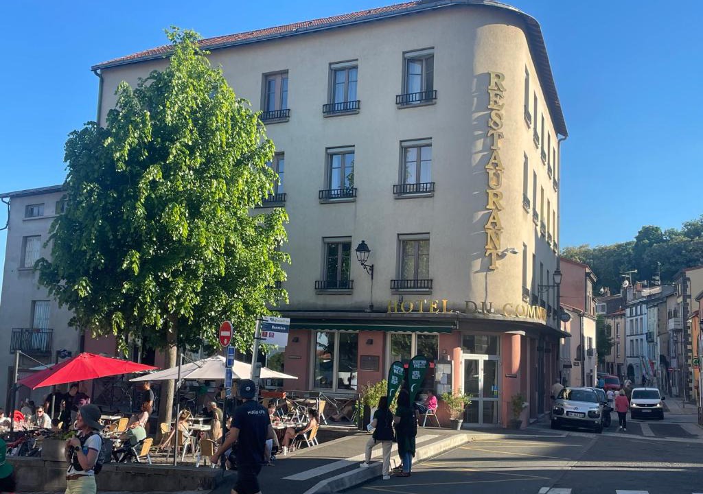 Volvic Hotel | Logis Hôtel du Commerce