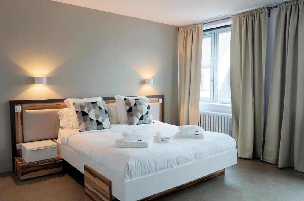 Pontaumur Hotel | Logis Hôtel Le Confluent
